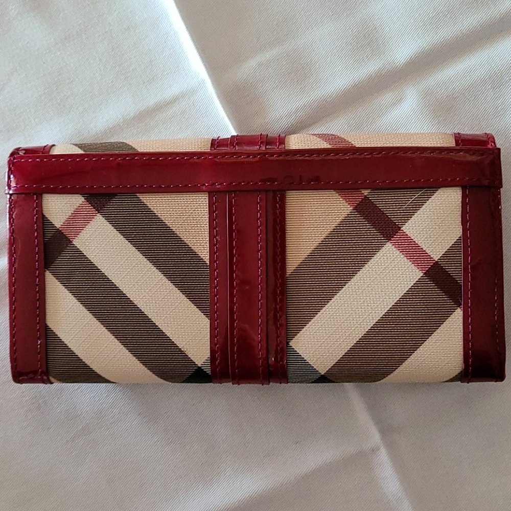 Burberry Nova Continental Wallet - Picture 2 of 4